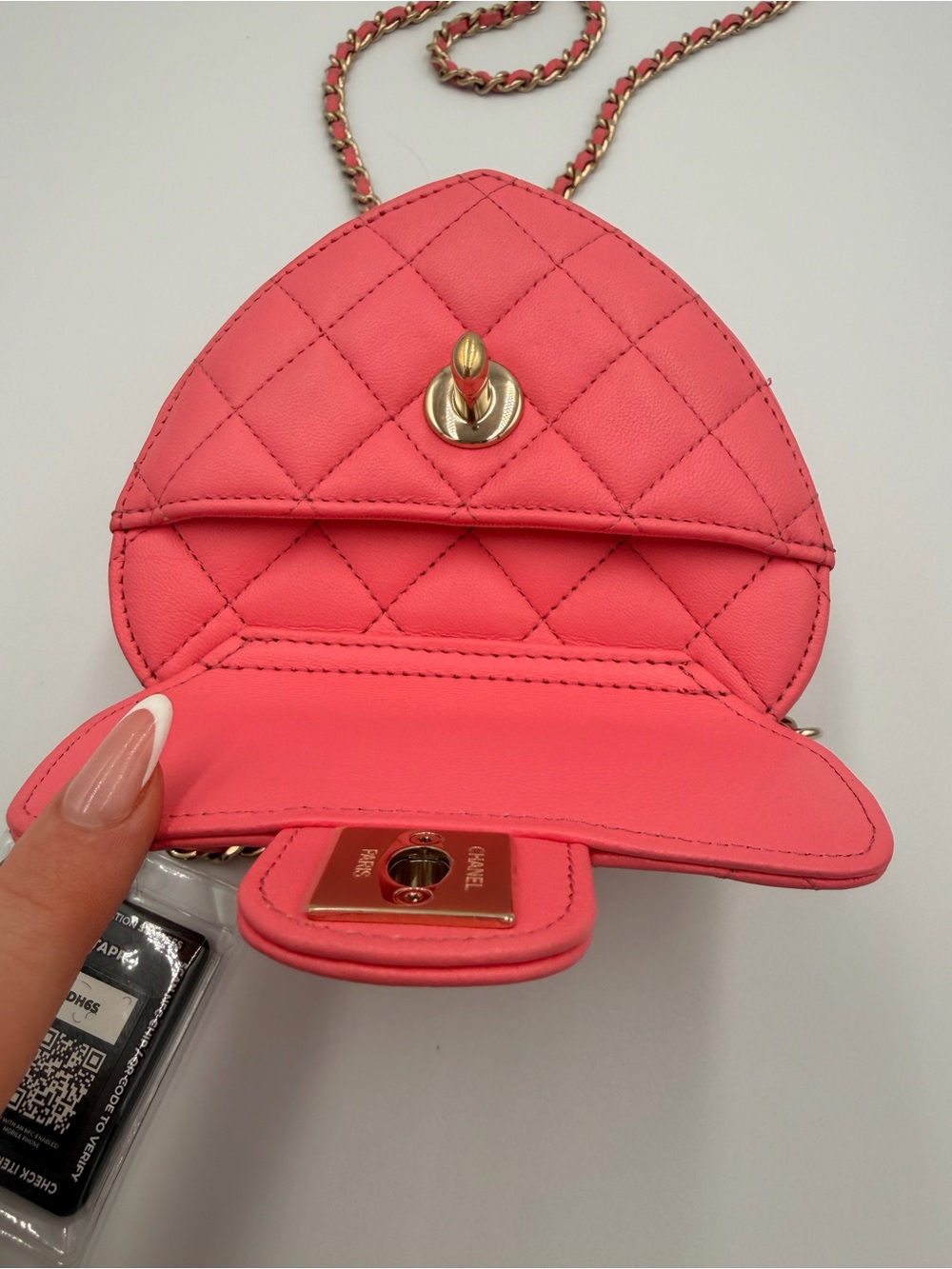 Chanel CC In Love Heart Bag Small Coral Pink Lambskin 22S - Picture 10 of 13